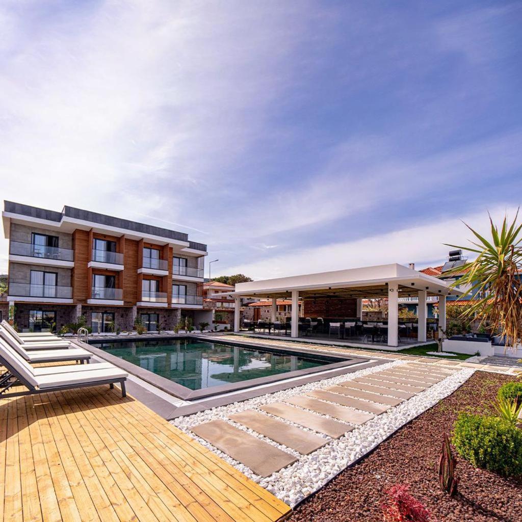Leone Cunda Edition Otel ไอวาลิค ภายนอก รูปภาพ